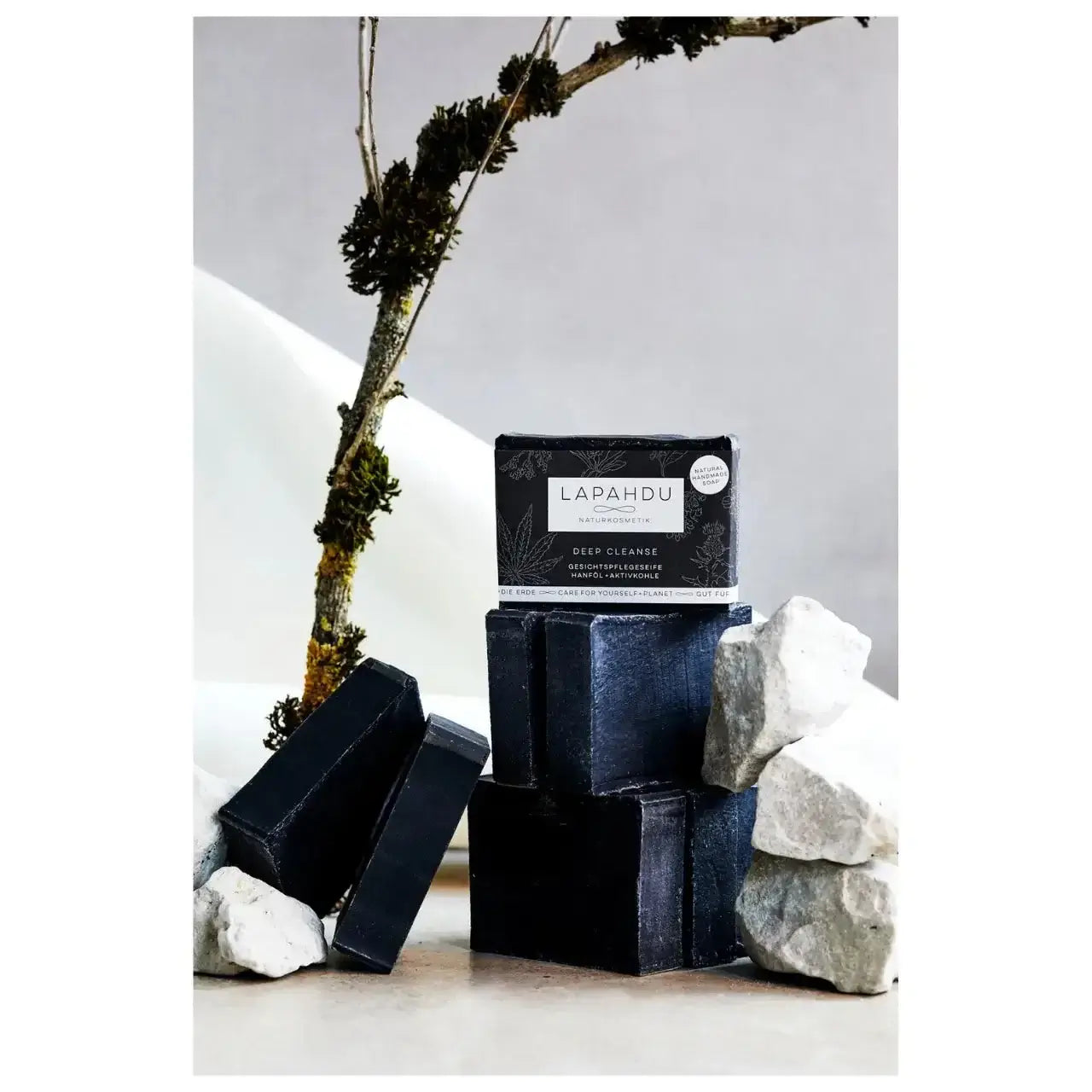 Deep Cleanse Naturseife, Feste Seife von LAPAHDU Naturkosmetik. Vegane Bio Kosmetik by vivatrue.