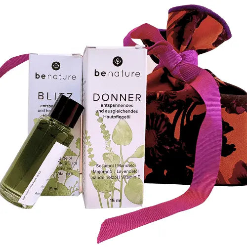 Fertig verpacktes Bio-Geschenkset mit 2 Ölen, Seife und Stoffbeutel mit Schleife