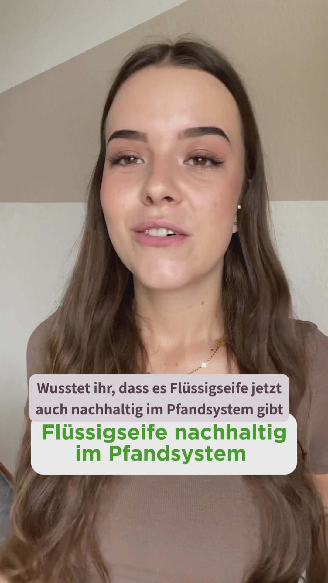 Flüssigseife im Pfandsystem – Anwendung der nachhaltigen Lapahdu Duschpflege Flowers und Herbs mit Alpenkräutern