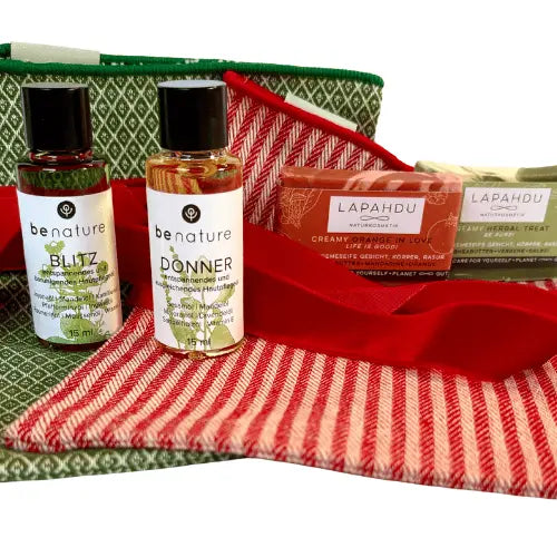 Nachhaltiges Bio-Geschenkset mit 2 Wellness-Ölen, 1 Naturseife und wiederverwendbarem Stoffbeutel - individuell zusammenstellbar